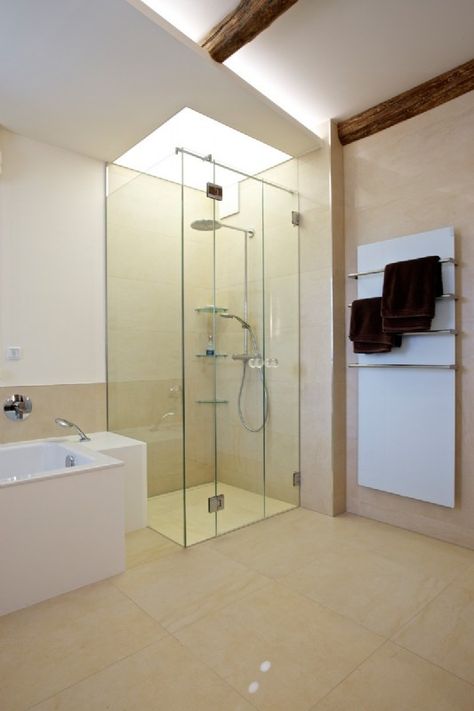 Dusche mit Glas