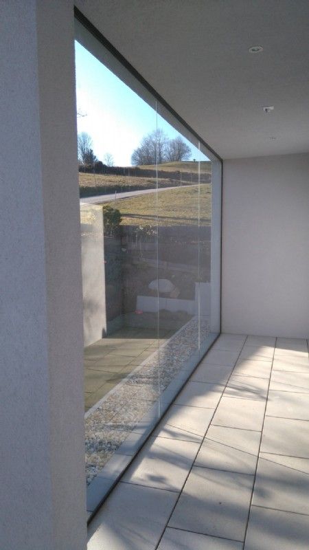 Wand aus Glas